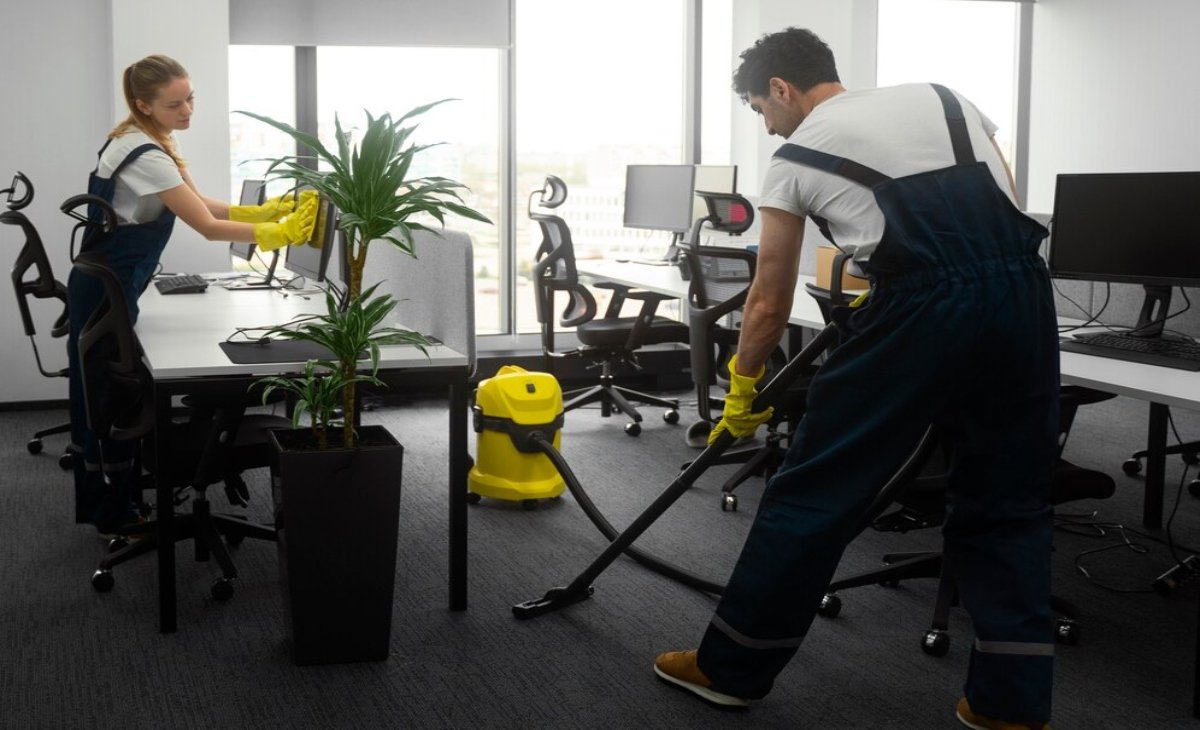 Cleaning Colleague